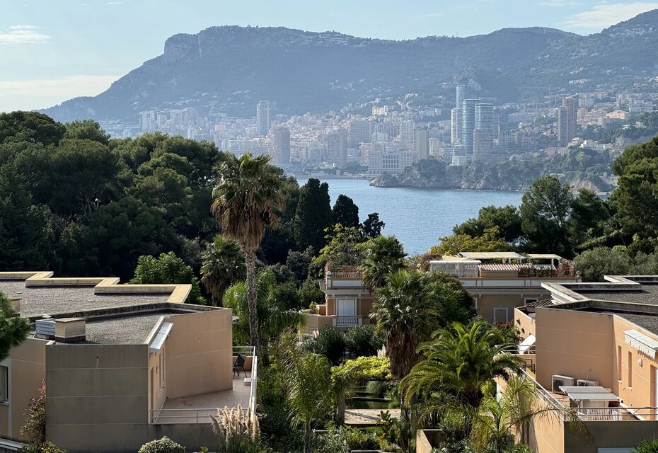 ROQUEBRUNE-CAP-MARTIN - SUPERBE 3 PIÈCES DE 75m²