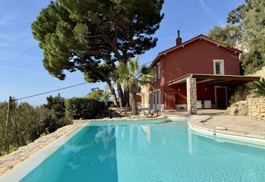 Villa provençale de caractère avec piscine et vue mer