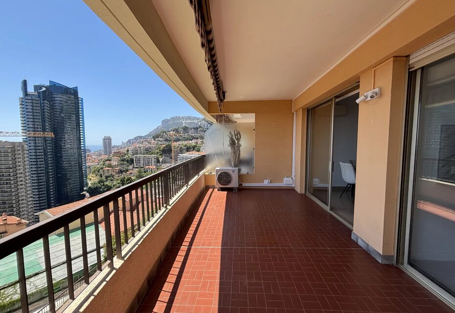 Beausoleil, 2 pièces meublé avec terrasse cave et parking